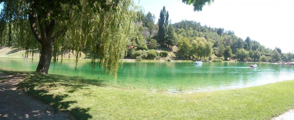 Charmant T3 Avec Piscine Digne-les-Bains Buitenkant foto